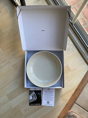 Staub Serving Bowl 11.5" white Blue Ceramic Home Accent Box